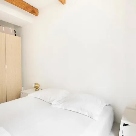 Pour 4 Voyageurs Dans Le Marais *